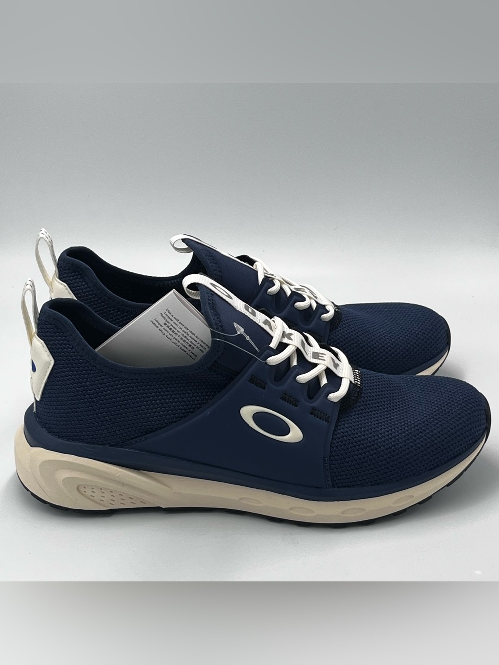Oakley Dry OS Sneakers Running Casual Performance Men’s Size 7 Team Navy
